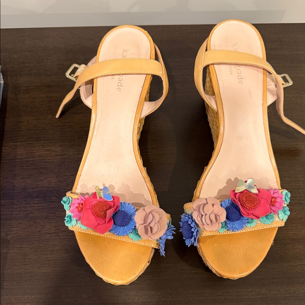 Kate Spade Multicolor Floral platform sandals sz10
